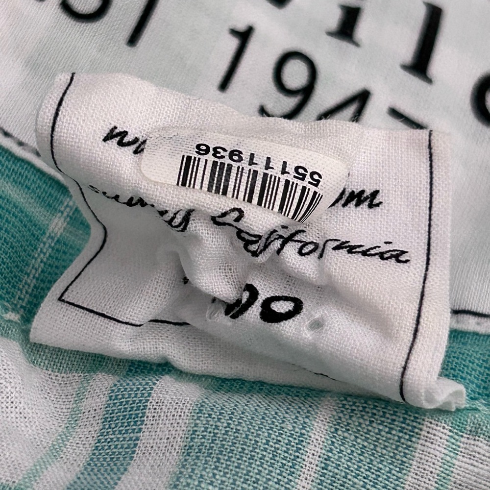 Frank & Eileen Relaxed Button-Up Shirt
Mint Green Plaid
Woven In Italy
Small - Picture 7 of 12